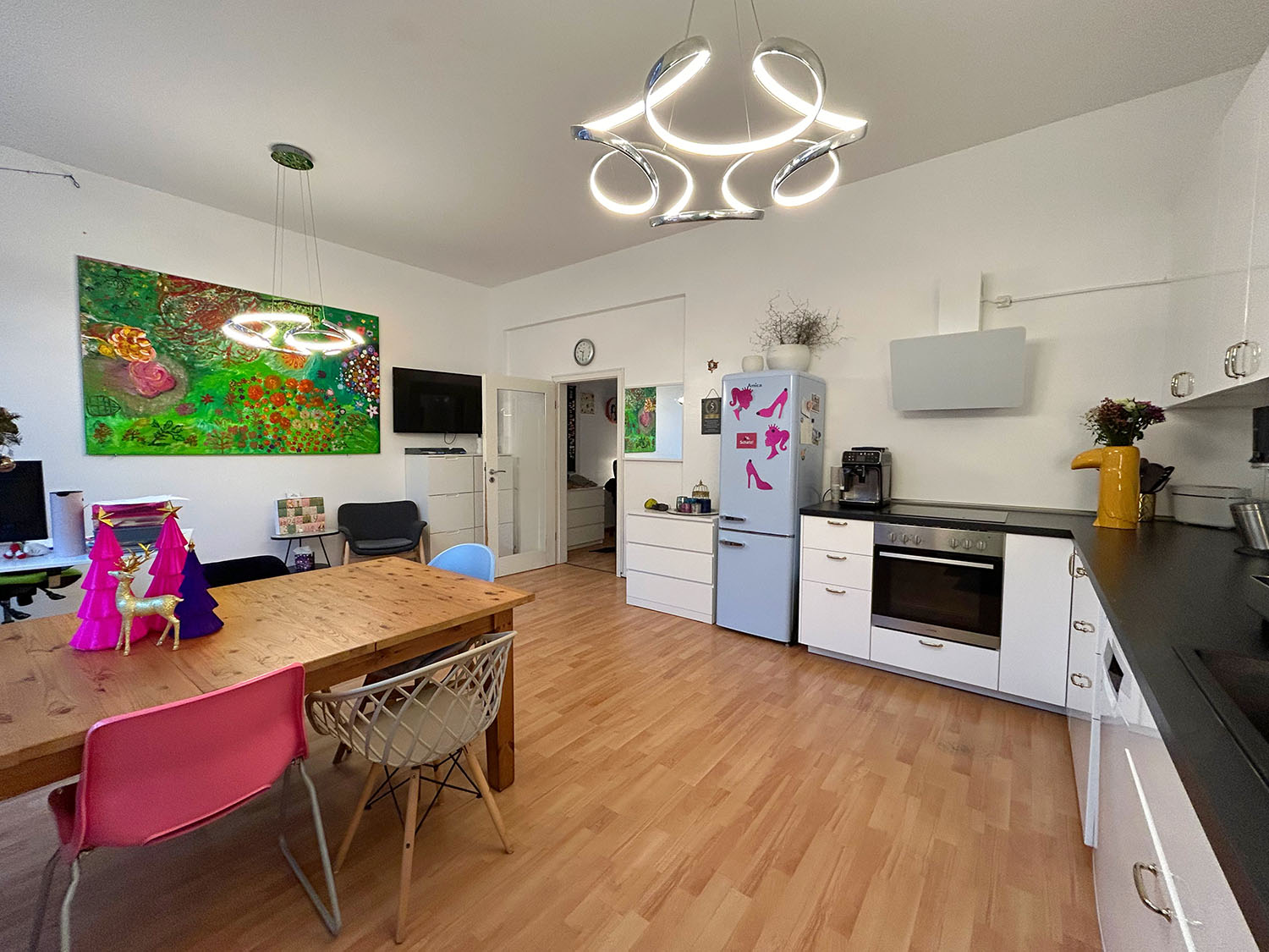 Begegnungsraum mit Kueche